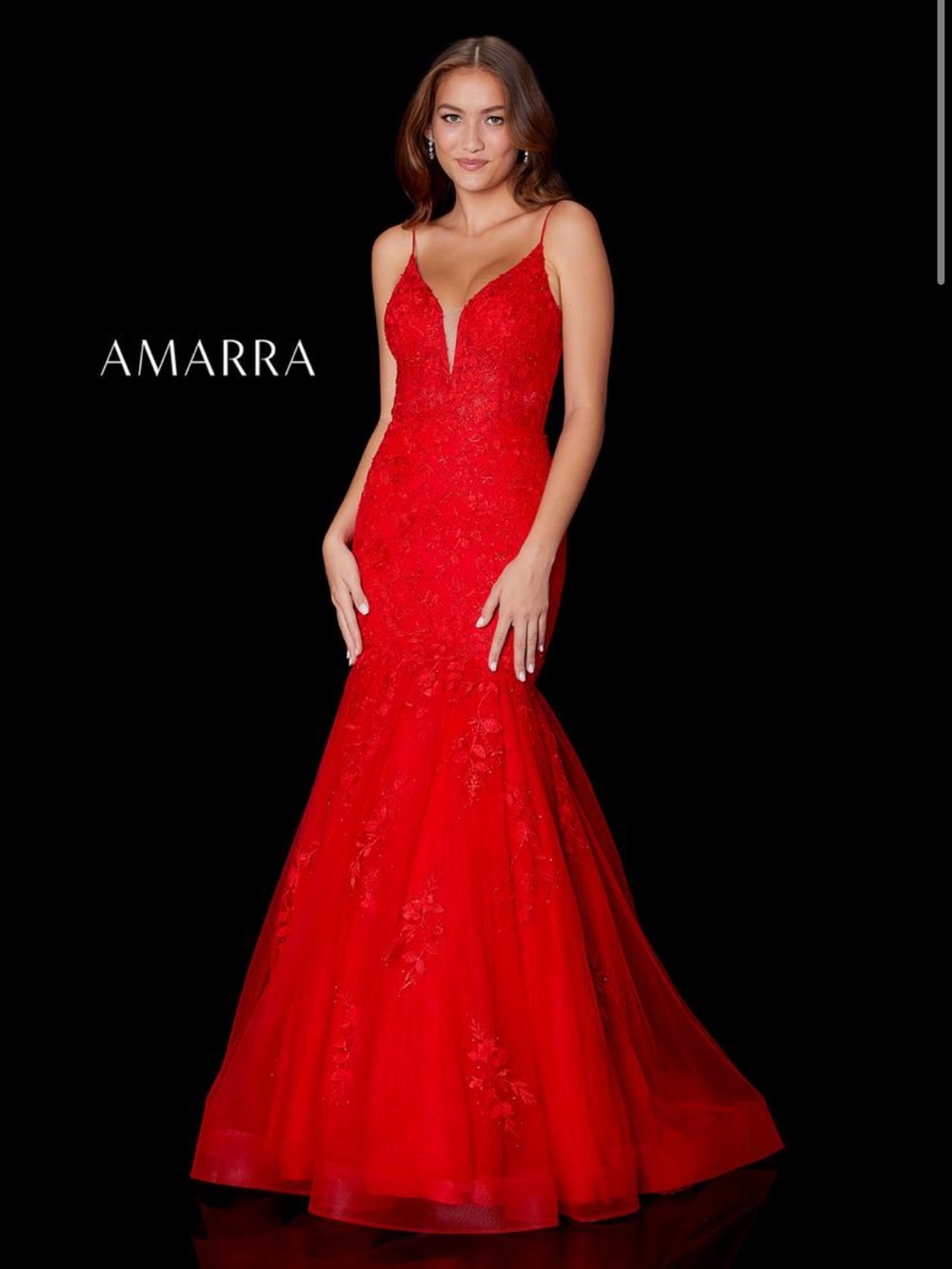 Elegant Red Lace Prom Dress with Tulle Skirt